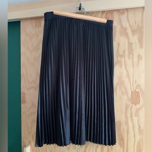 Tahari Black Pleated Midi Skirt NWT